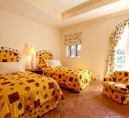 Sleeps 13 Pool Air Con Wifi *