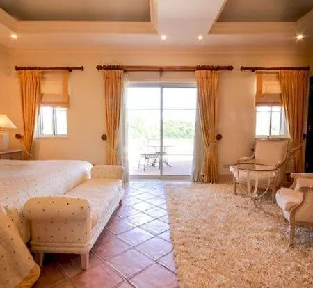 Sleeps 13 Pool Air Con Wifi Quinta do Lago
