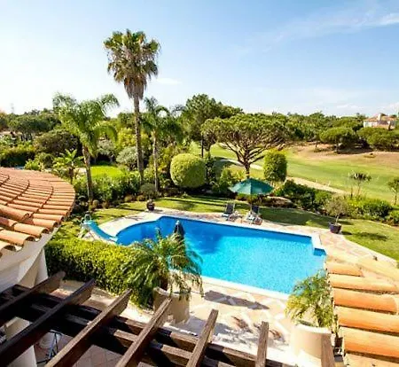 Sleeps 13 Pool Air Con Wifi